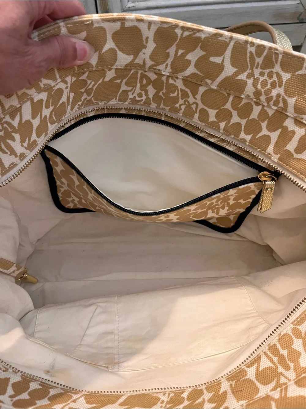 Lilly Pulitzer Finders Keepers Resort Tote Bag Tan & White Animal Print EC